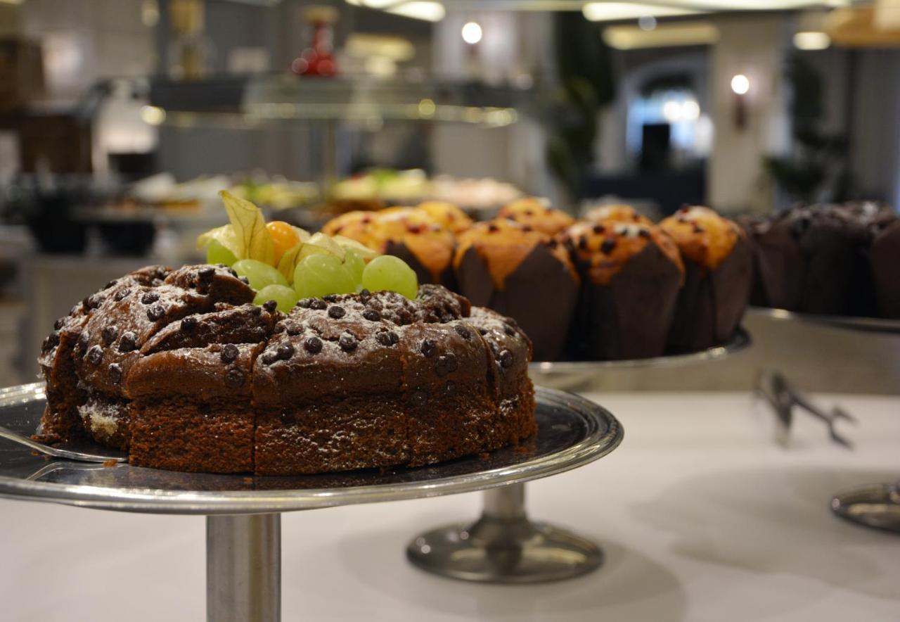 Sh Villa Gadea Altea Exterior foto A cake on a cake stand